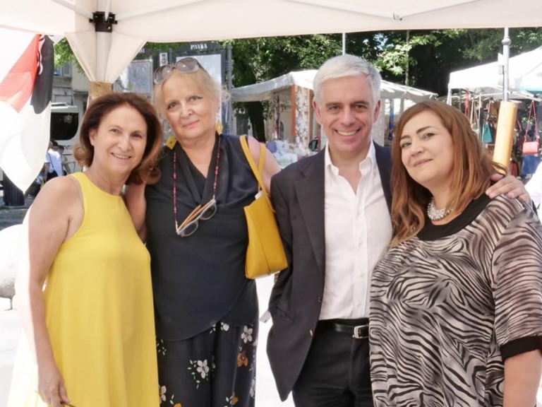 La raccolta firme per l'Insularità passa da Pavia
